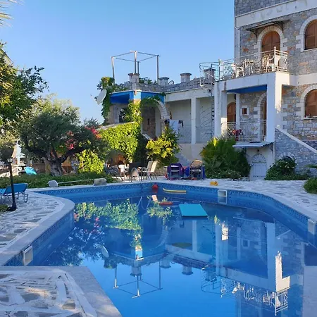 Ecotowers Stoupa Villa Levktron