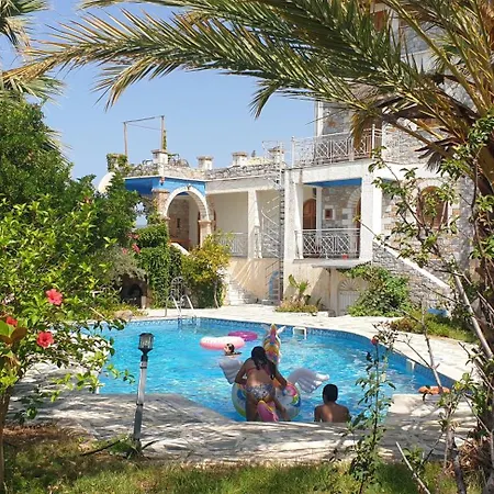 Ecotowers Stoupa Villa Levktron